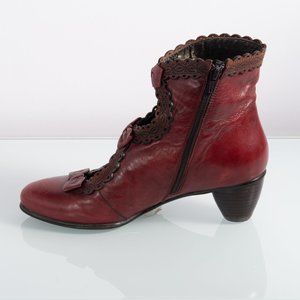 Everybody Bordeaux Leather Booty Size 8.5
